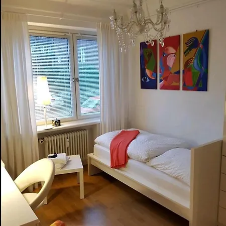 Schoenes Privatzimmer In Hamburg Winterhude Exterior photo